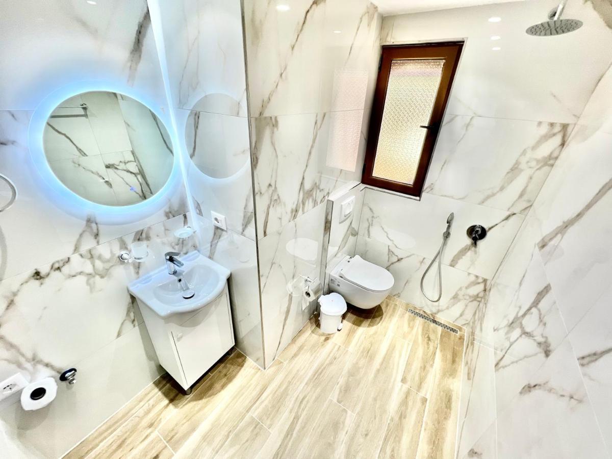 Coral Guesthouse Sarande Exterior photo