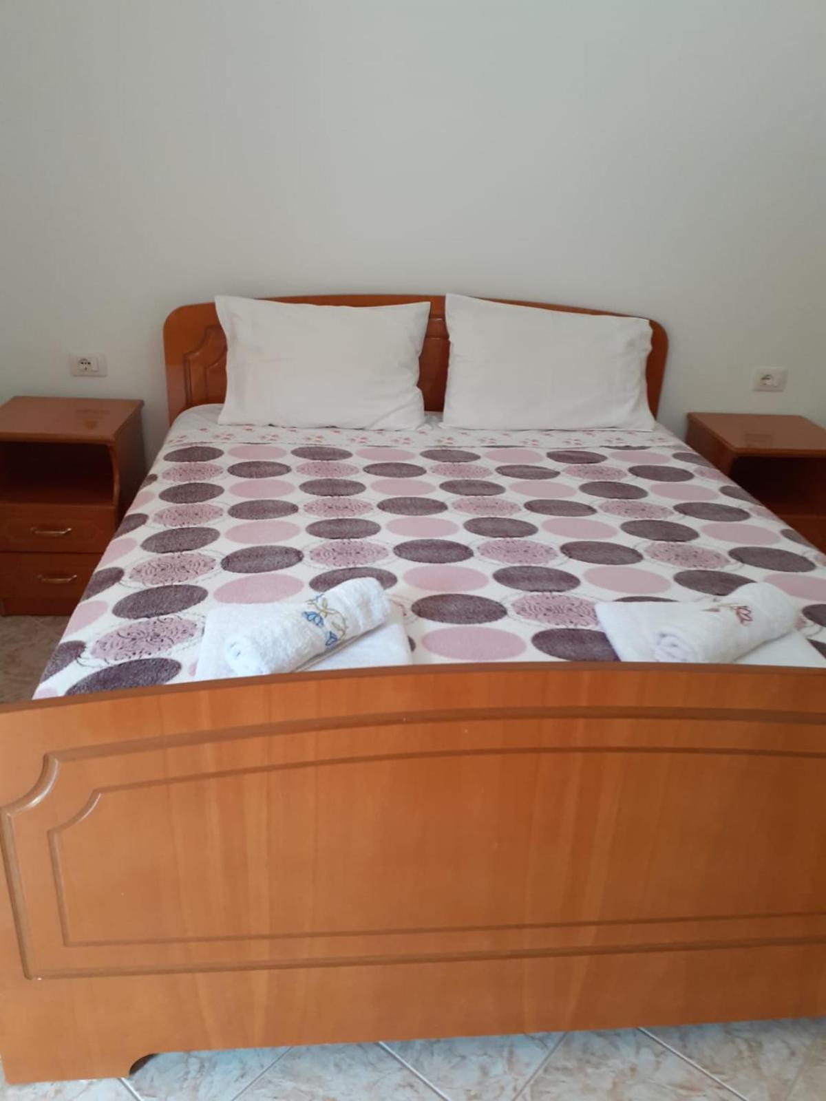 Coral Guesthouse Sarande Exterior photo