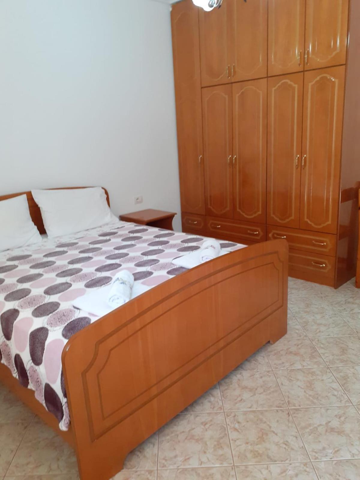 Coral Guesthouse Sarande Exterior photo