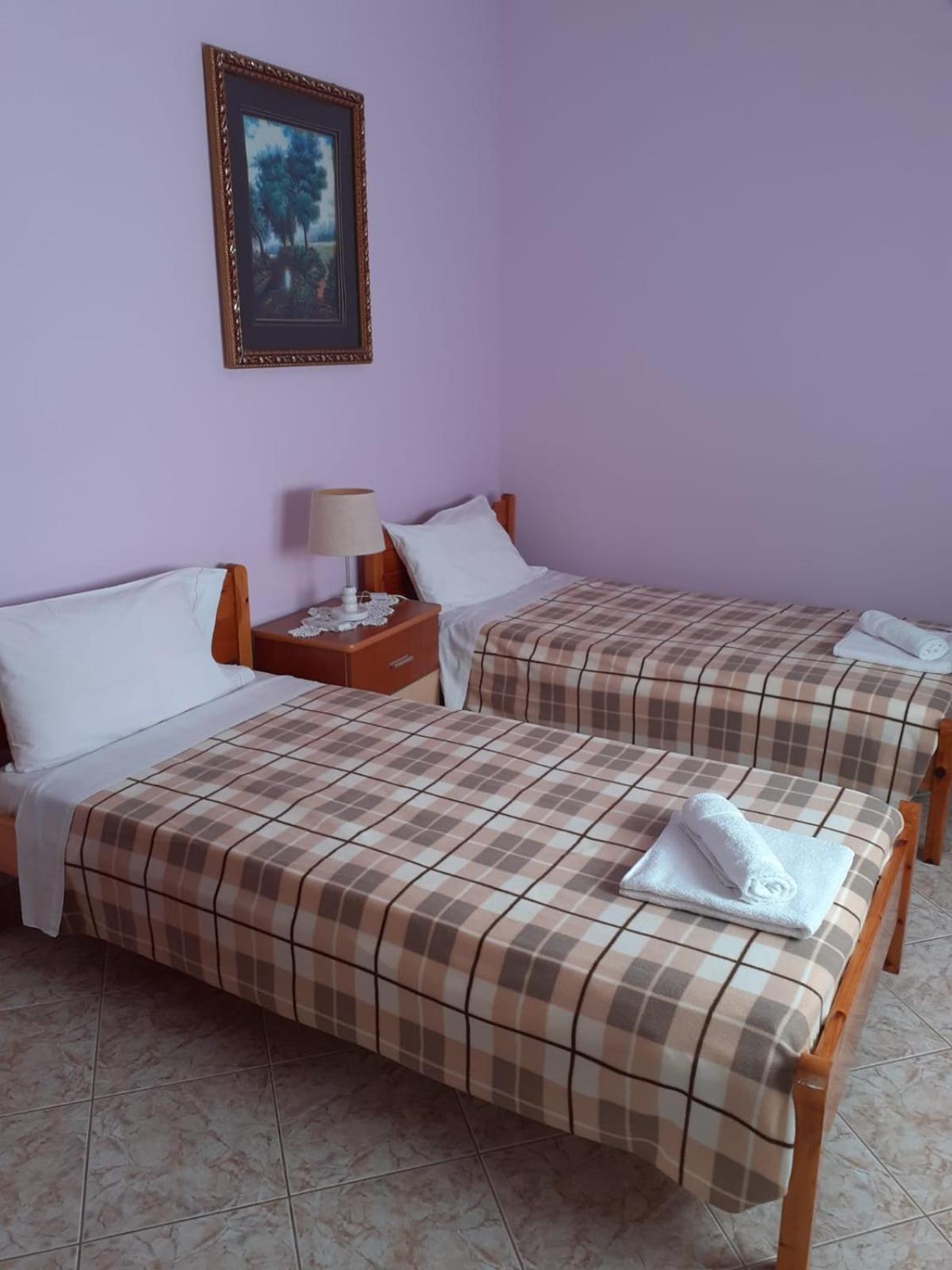 Coral Guesthouse Sarande Exterior photo
